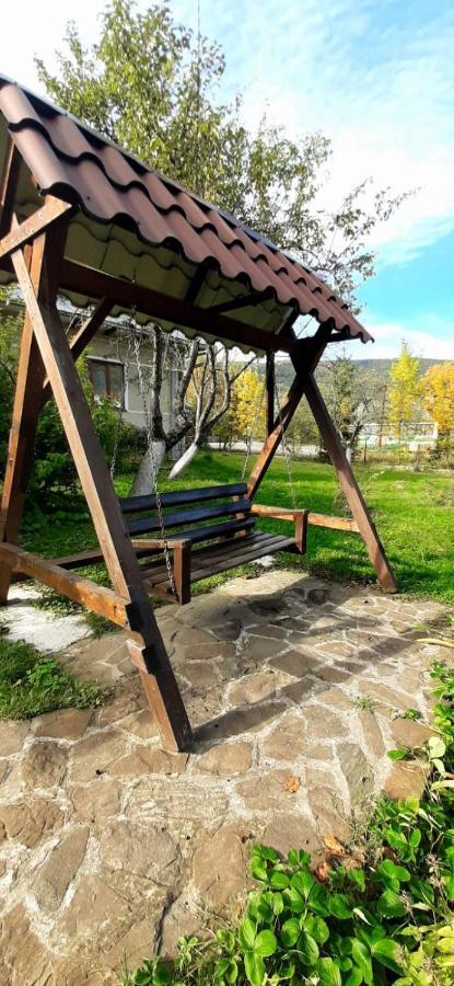 Rosinka Apartment Yaremche Bagian luar foto