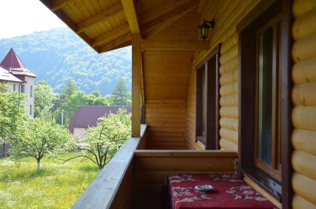 Rosinka Apartment Yaremche Bagian luar foto
