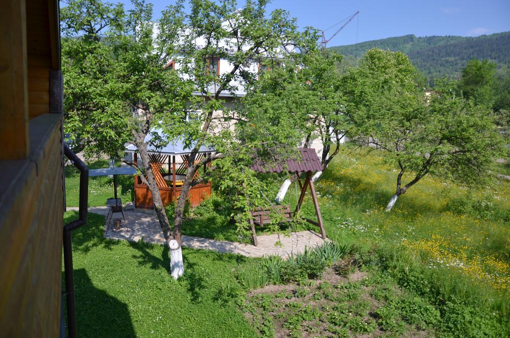 Rosinka Apartment Yaremche Bagian luar foto